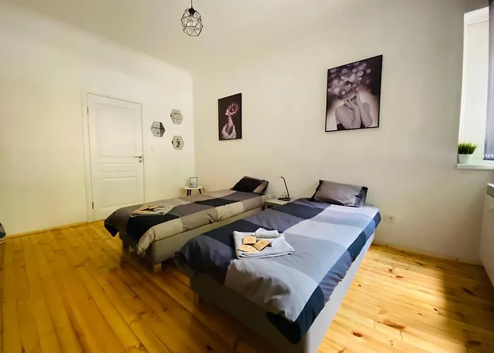 Spacious Modern Vintage Flat In The Heart Of Sofia